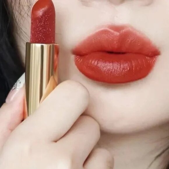 Gucci Rouge À Lèvres Lunaison Limited Edition Lipstick Devotion 515 0.12 Oz - Picture 2 of 15